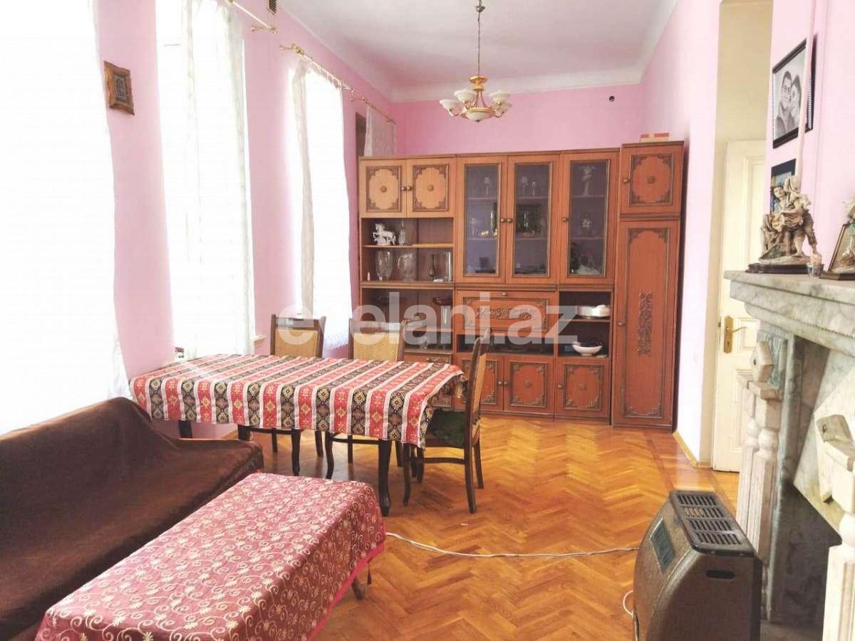 Sale, old building, 4 room, 110 m², Nizami m.