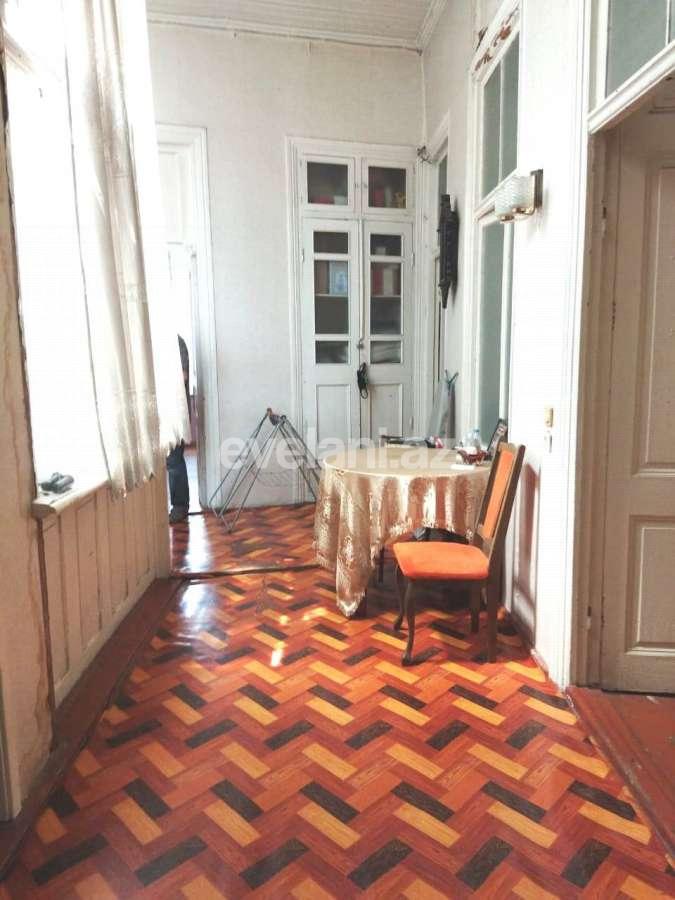 Sale, old building, 4 room, 110 m², Nizami m.