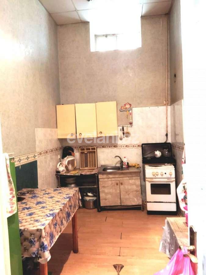 Sale, old building, 4 room, 110 m², Nizami m.