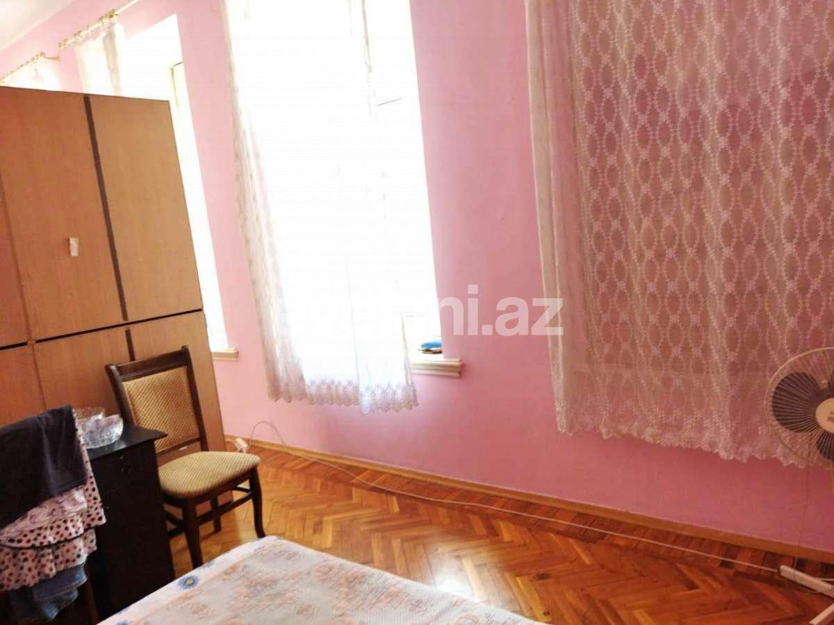 Sale, old building, 4 room, 110 m², Nizami m.