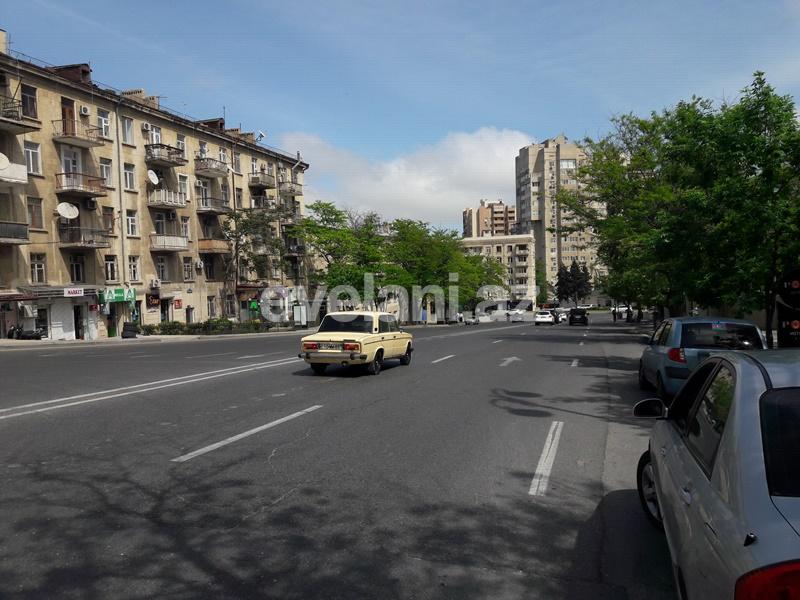 Satılır, köhnə tikili, 2 otaqlı, 35 m², Elmlər Akademiyası m.