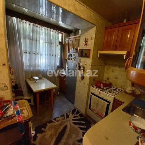 Satılır, köhnə tikili, 2 otaqlı, 60 m², 28 may m.