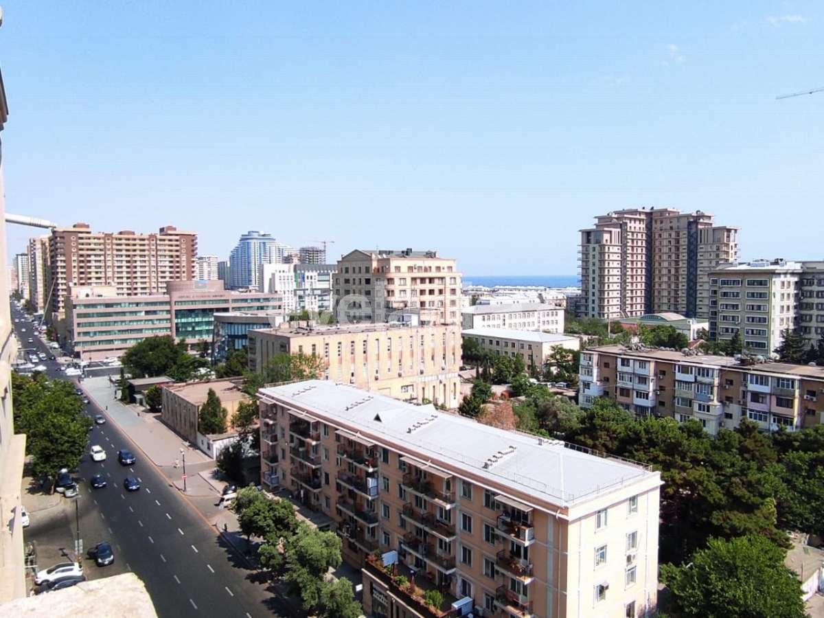 Satılır, yeni tikili, 4 otaqlı, 190 m², 28 may m.