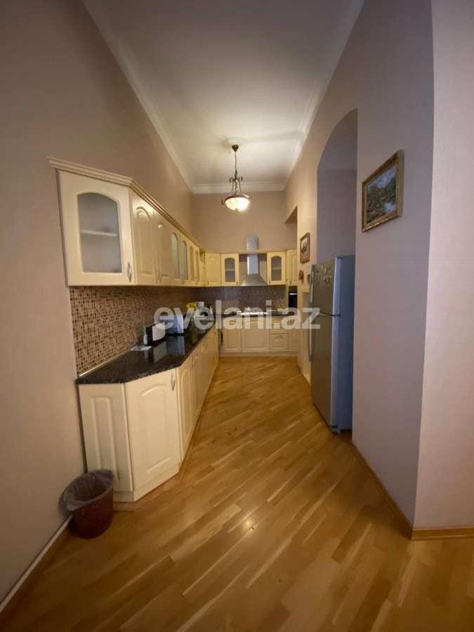 Satılır, köhnə tikili, 4 otaqlı, 180 m², İçəri Şəhər m.