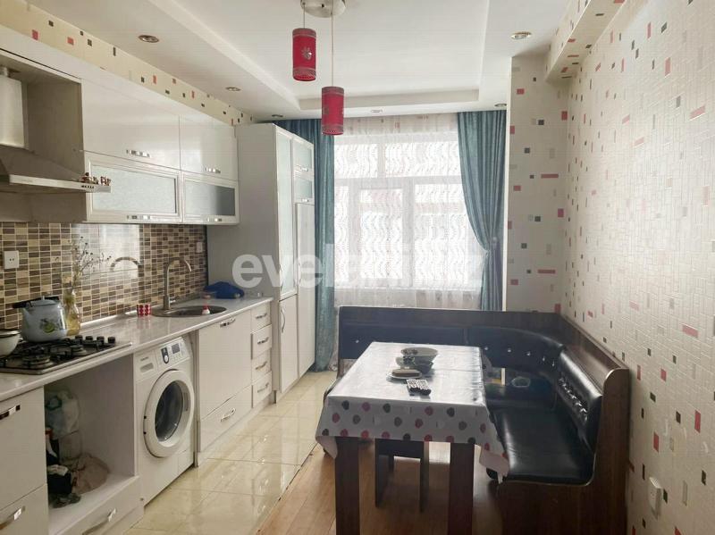 Satılır, yeni tikili, 2 otaqlı, 77 m², İnşaatçılar m.