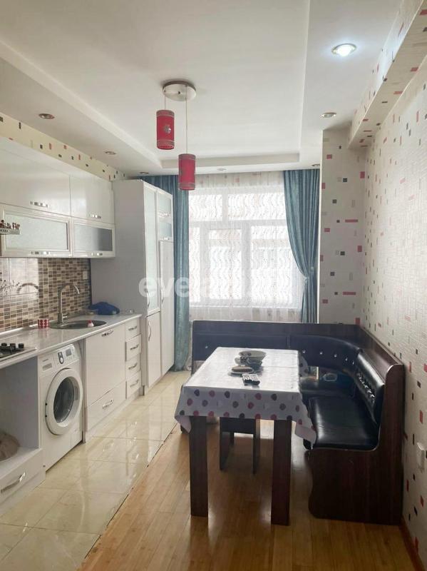 Satılır, yeni tikili, 2 otaqlı, 77 m², İnşaatçılar m.
