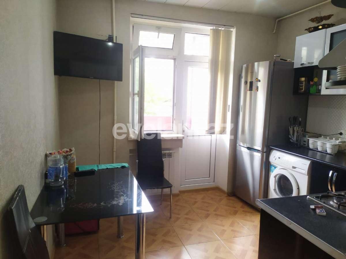 Satılır, köhnə tikili, 3 otaqlı, 80 m², Həzi Aslanov m.