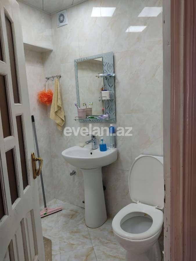 Sale, old building, 2 room, 70 m², Nizami m.