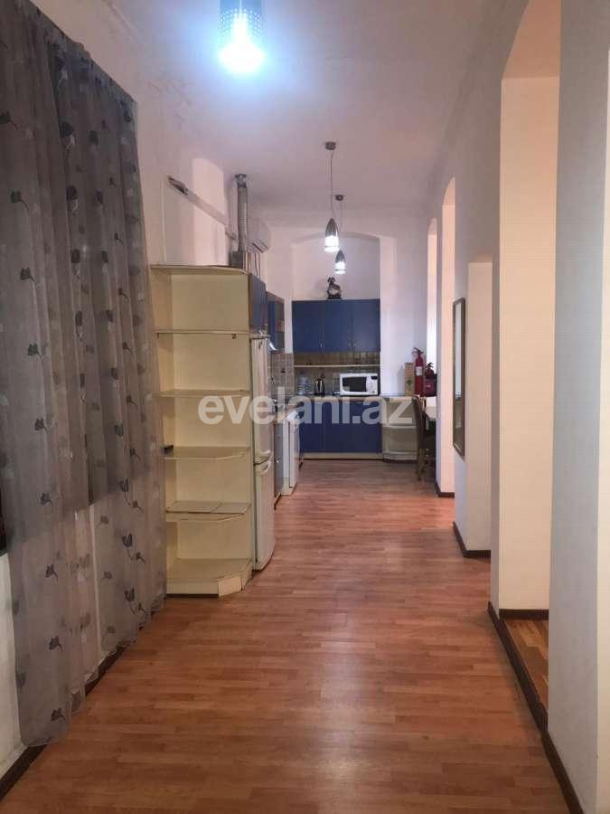 Satılır, köhnə tikili, 6 otaqlı, 130 m², Sahil m.