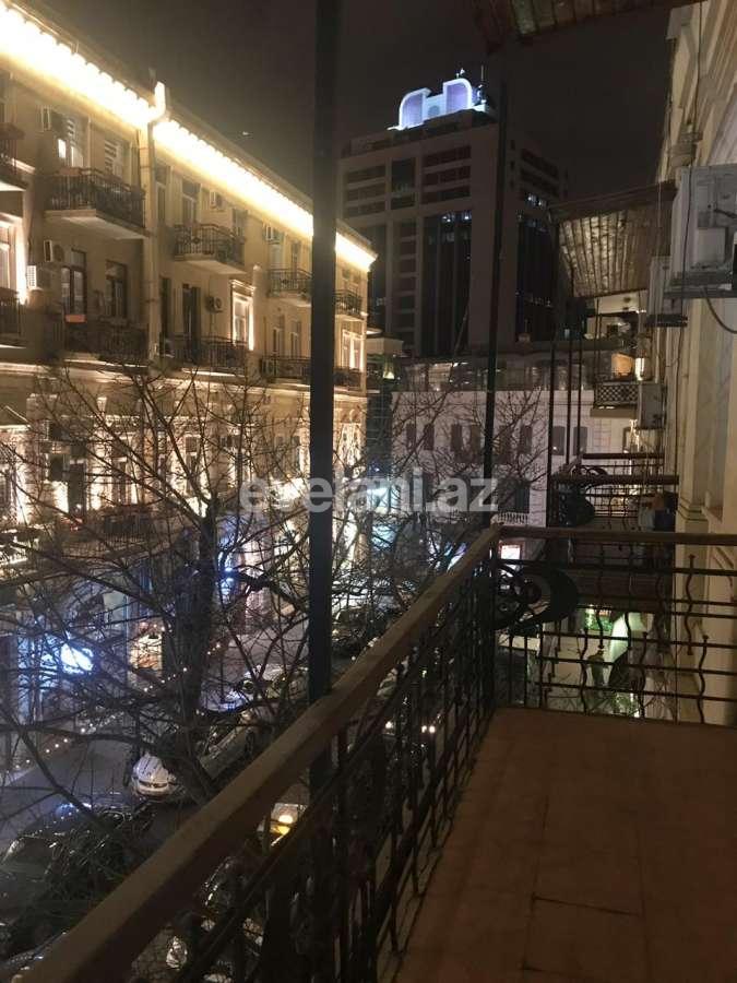 Satılır, köhnə tikili, 6 otaqlı, 130 m², Sahil m.