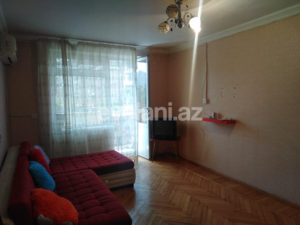 Rent, old building, 2 room, 50 m², Elmlar Akademiyası m.