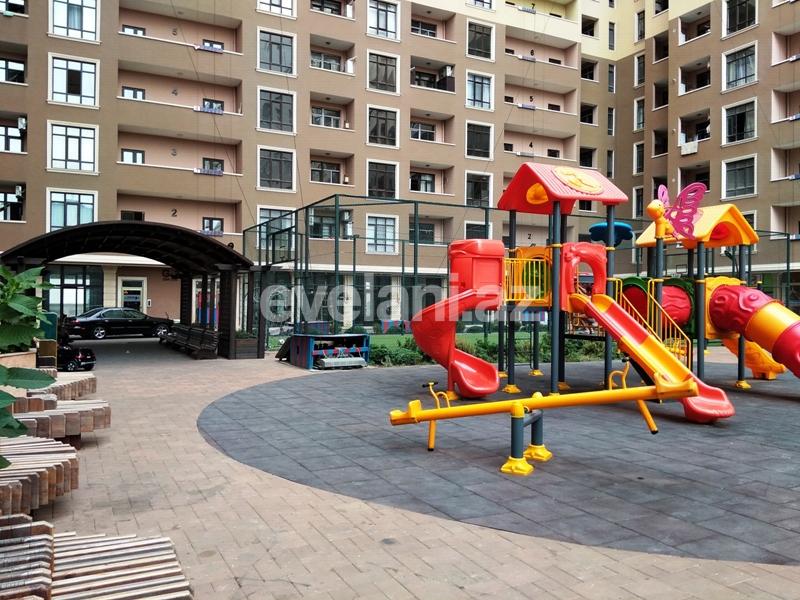 Satılır, yeni tikili, 2 otaqlı, 56 m², İnşaatçılar m.