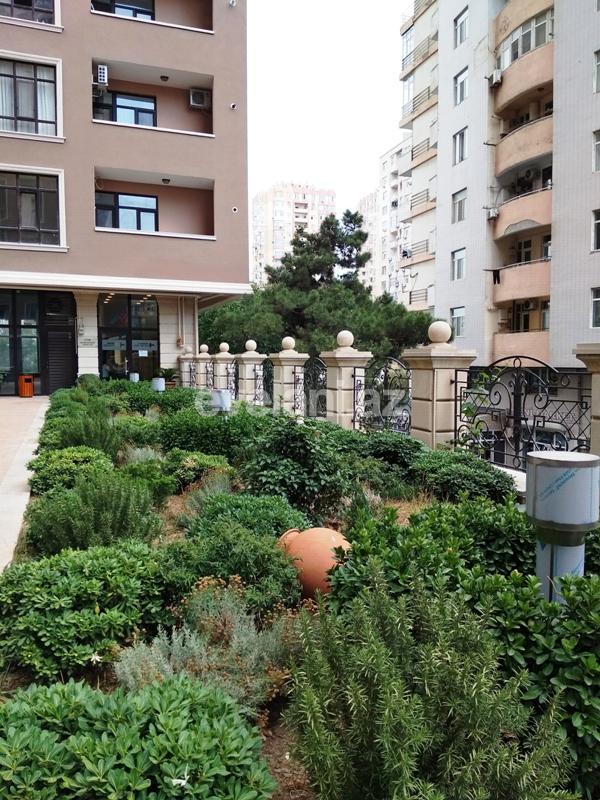 Satılır, yeni tikili, 2 otaqlı, 56 m², İnşaatçılar m.