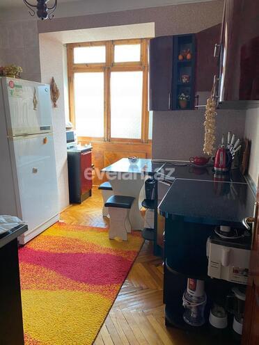 Sale, old building, 4 room, 100 m², Hazi Aslanov m.