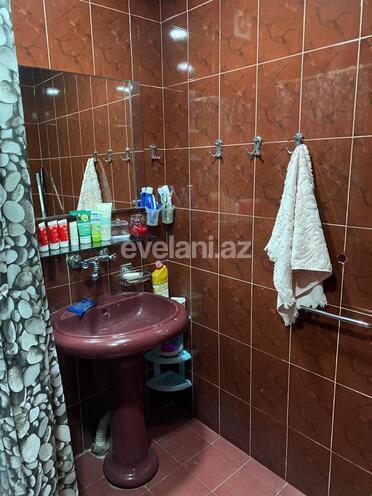 Sale, old building, 4 room, 100 m², Hazi Aslanov m.