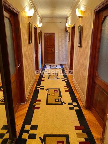 Sale, old building, 4 room, 100 m², Hazi Aslanov m.