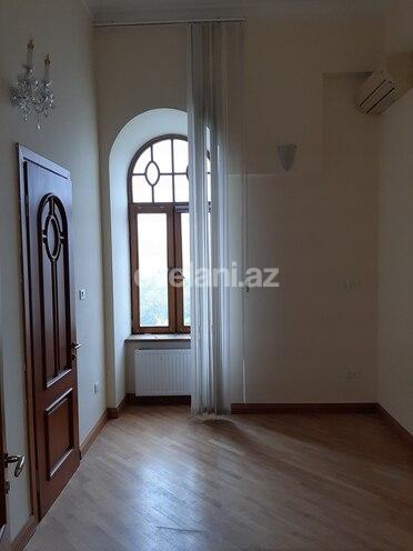 Kirayə verilir, ofis, 8 otaqlı, 305 m², İçəri Şəhər m.