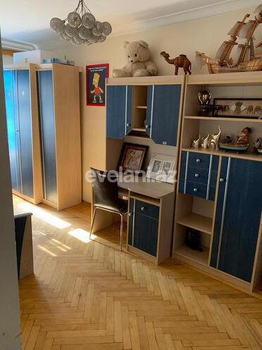 Sale, old building, 3 room, 80 m², Ganjlik m.