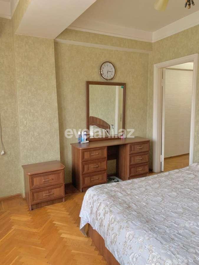 Rent, old building, 2 room, 80 m², Sabail r.