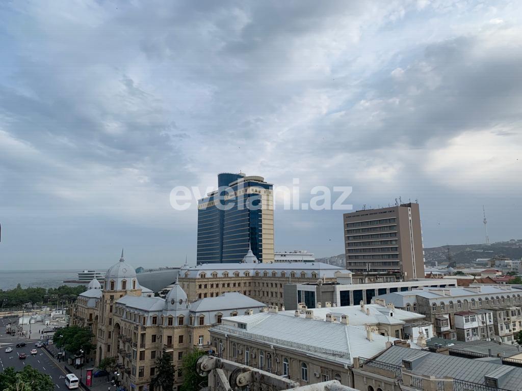 Rent, old building, 2 room, 80 m², Sabail r.