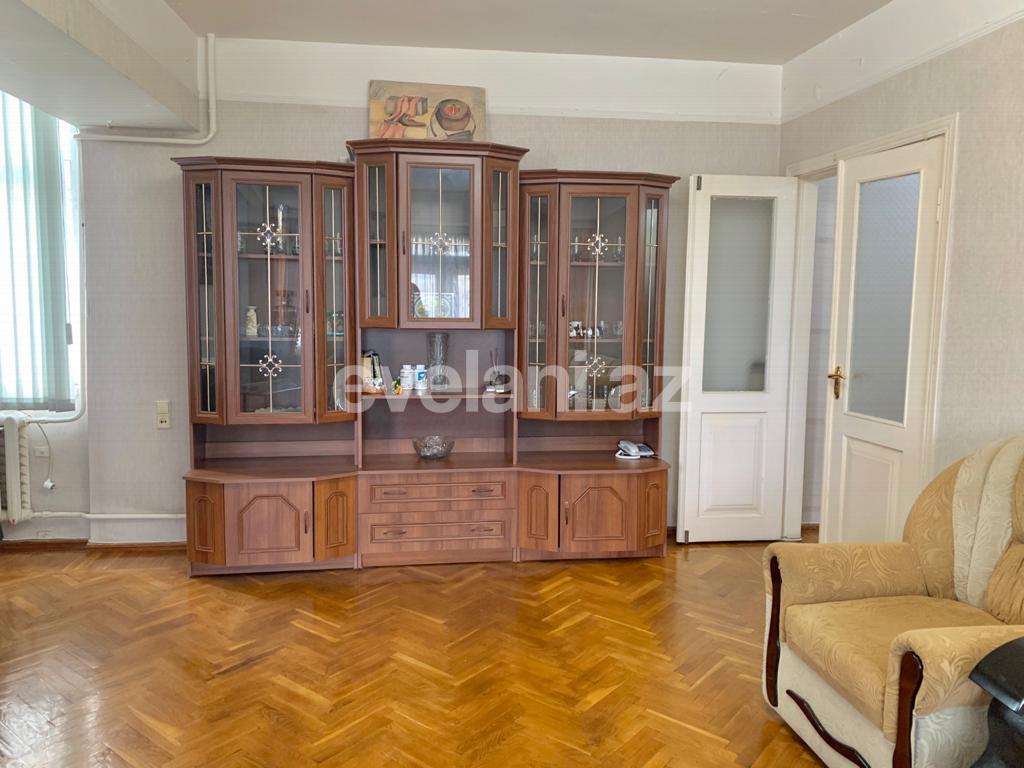 Rent, old building, 2 room, 80 m², Sabail r.