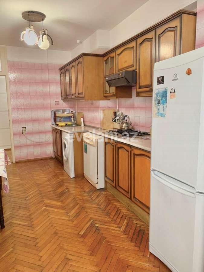 Rent, old building, 2 room, 80 m², Sabail r.