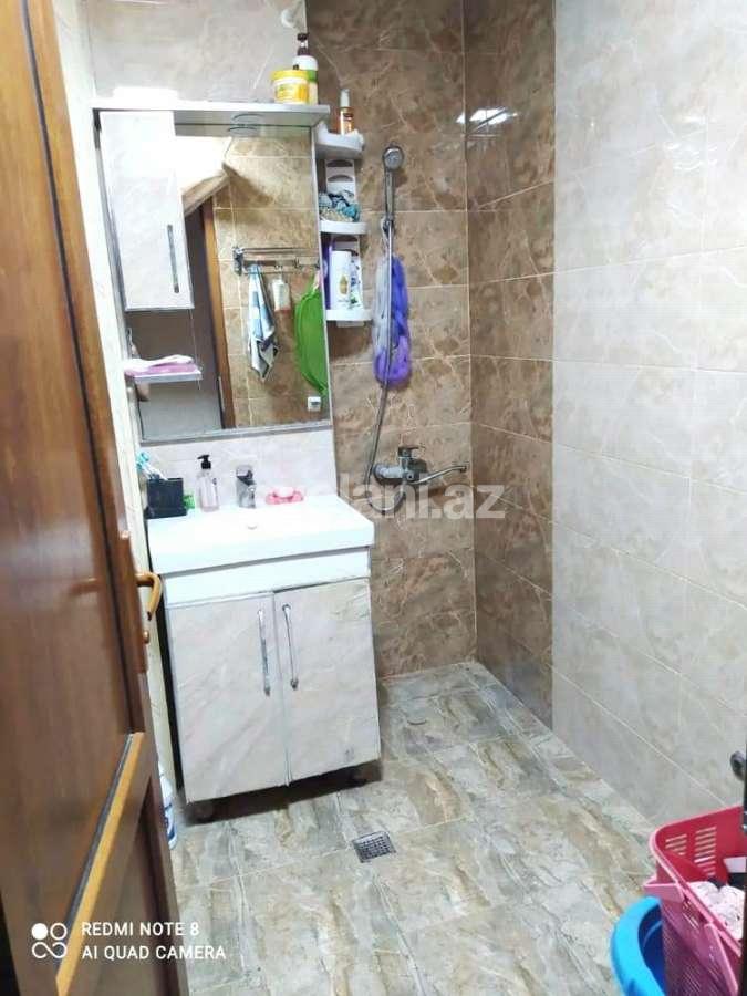 Satılır, köhnə tikili, 2 otaqlı, 52 m², Azadlıq prospekti m.