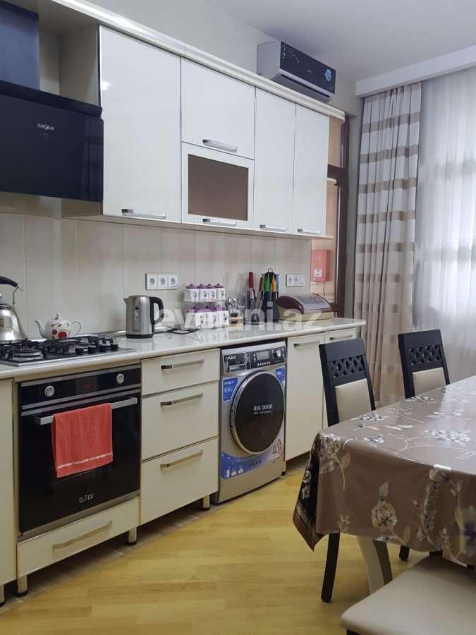 Satılır, yeni tikili, 3 otaqlı, 135 m², Elmlər Akademiyası m.