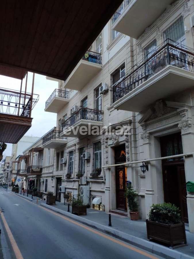 Satılır, köhnə tikili, 4 otaqlı, 120 m², Sahil m.