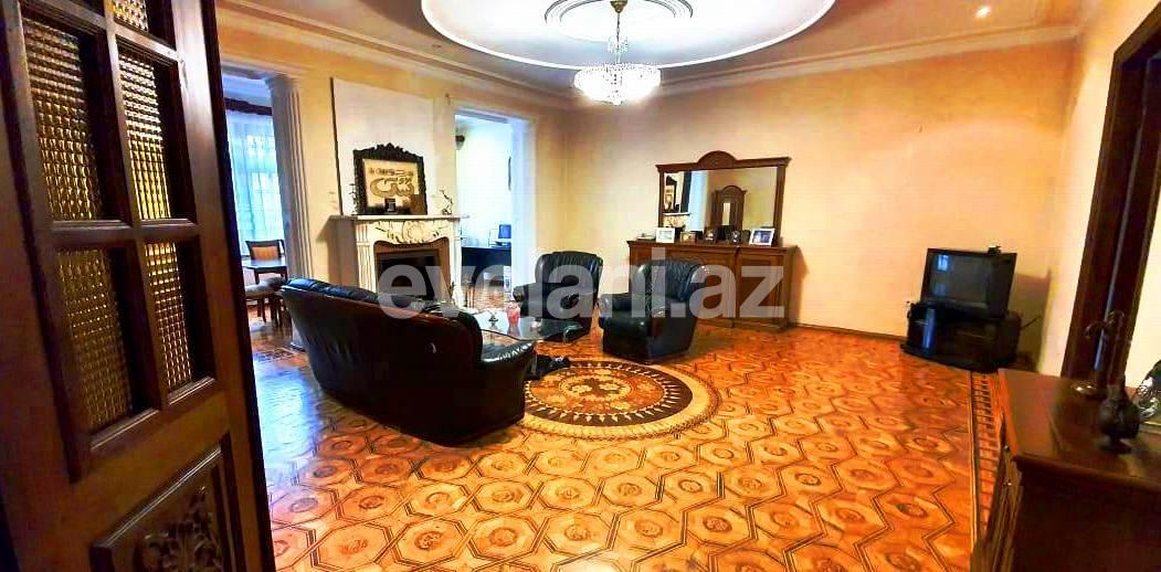 Sale, old building, 5 room, 147 m², Elmlar Akademiyası m.