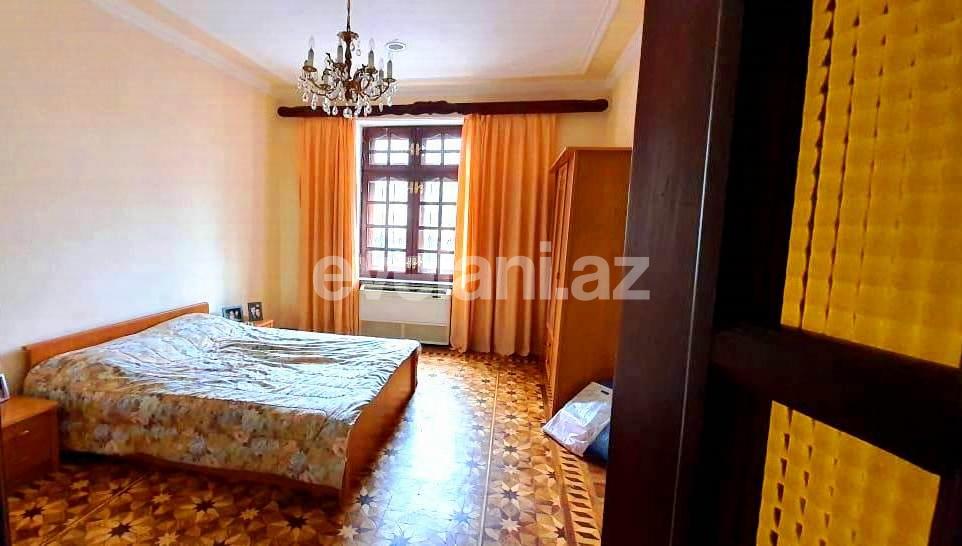 Sale, old building, 5 room, 147 m², Elmlar Akademiyası m.