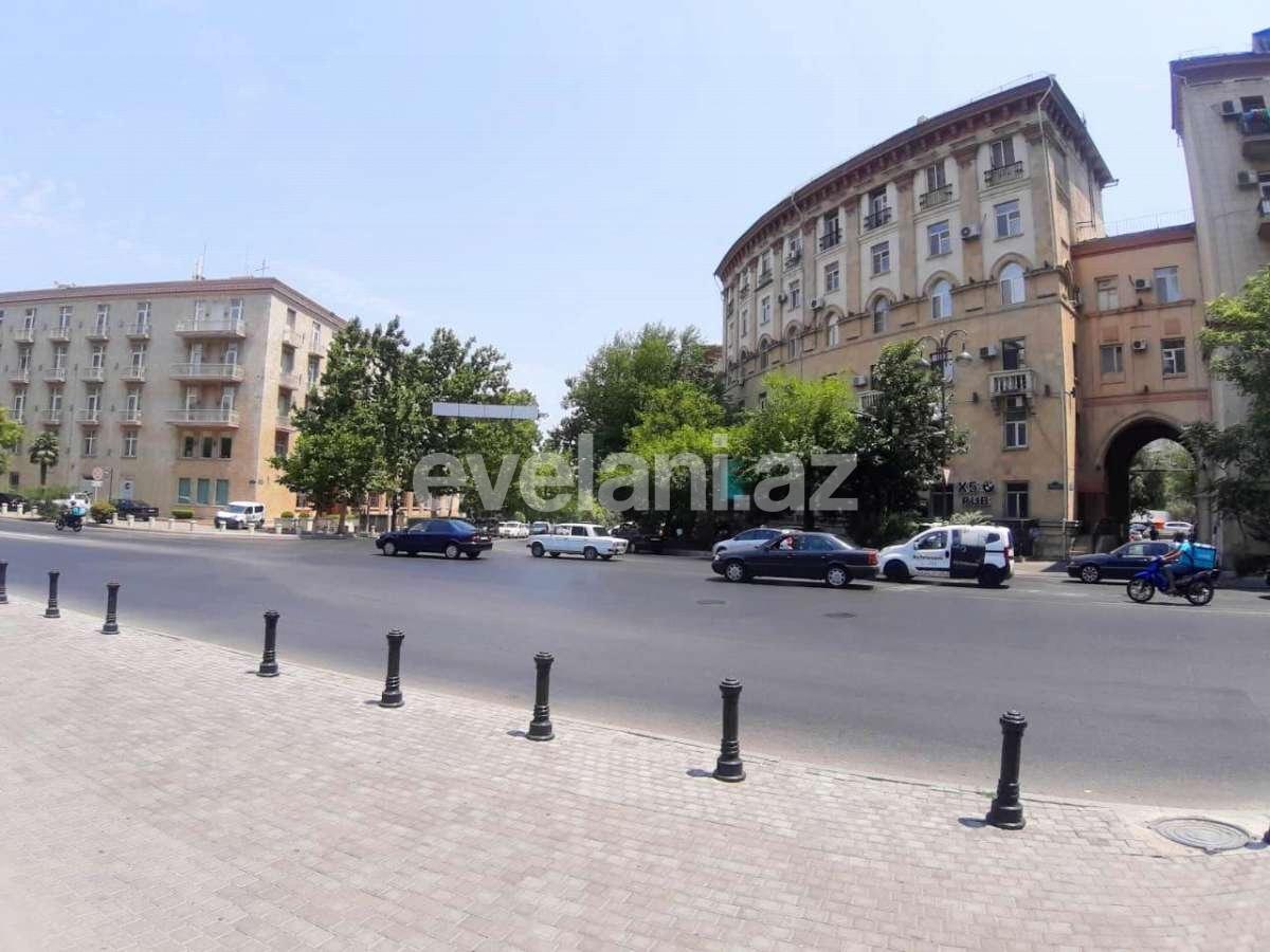 Sale, old building, 5 room, 147 m², Elmlar Akademiyası m.