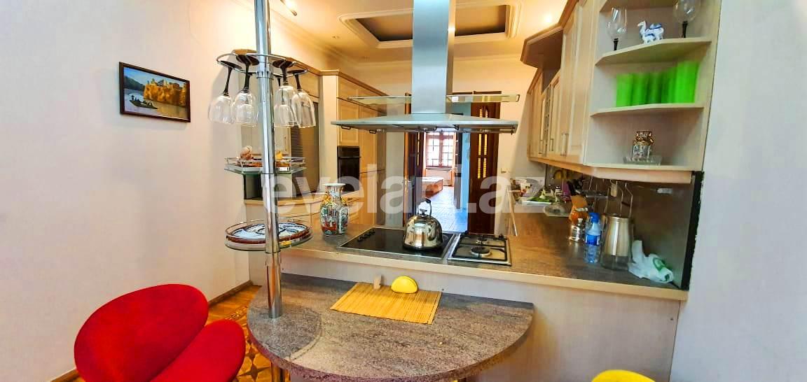 Sale, old building, 5 room, 147 m², Elmlar Akademiyası m.