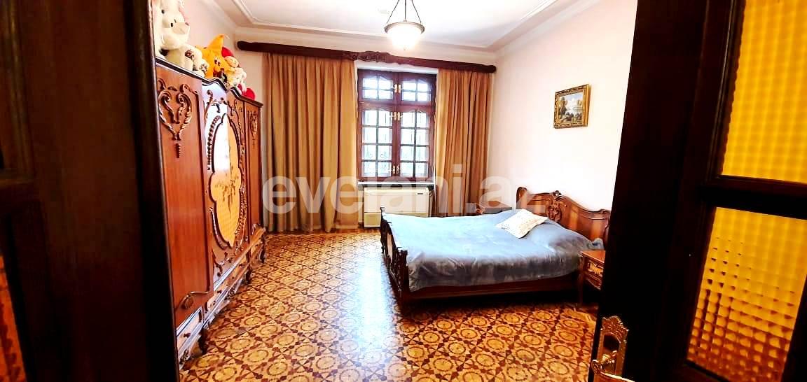 Sale, old building, 5 room, 147 m², Elmlar Akademiyası m.