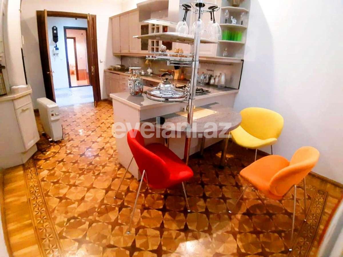 Sale, old building, 5 room, 147 m², Elmlar Akademiyası m.