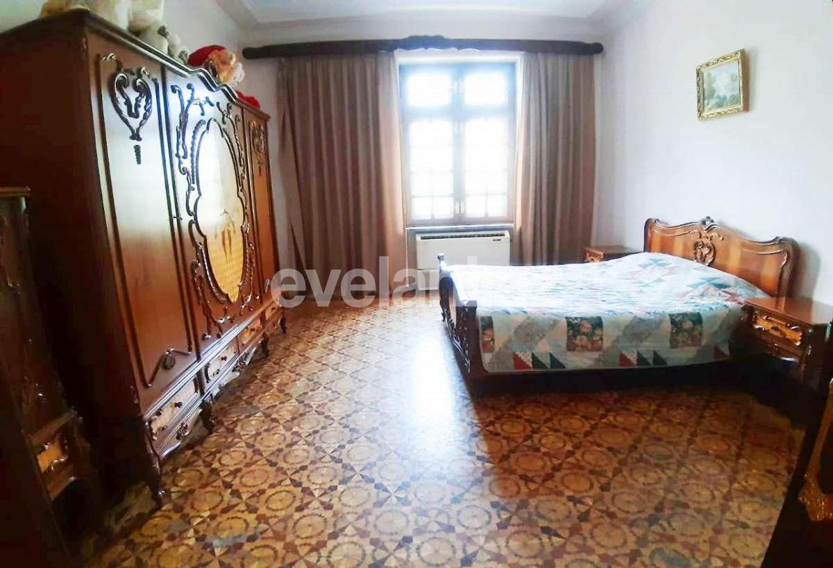 Sale, old building, 5 room, 147 m², Elmlar Akademiyası m.