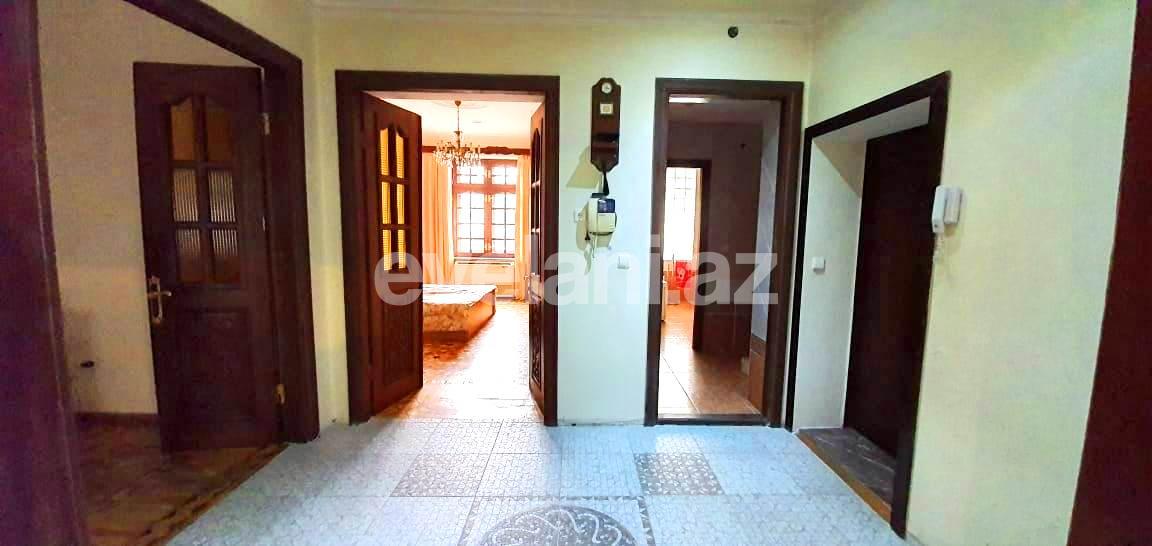 Sale, old building, 5 room, 147 m², Elmlar Akademiyası m.