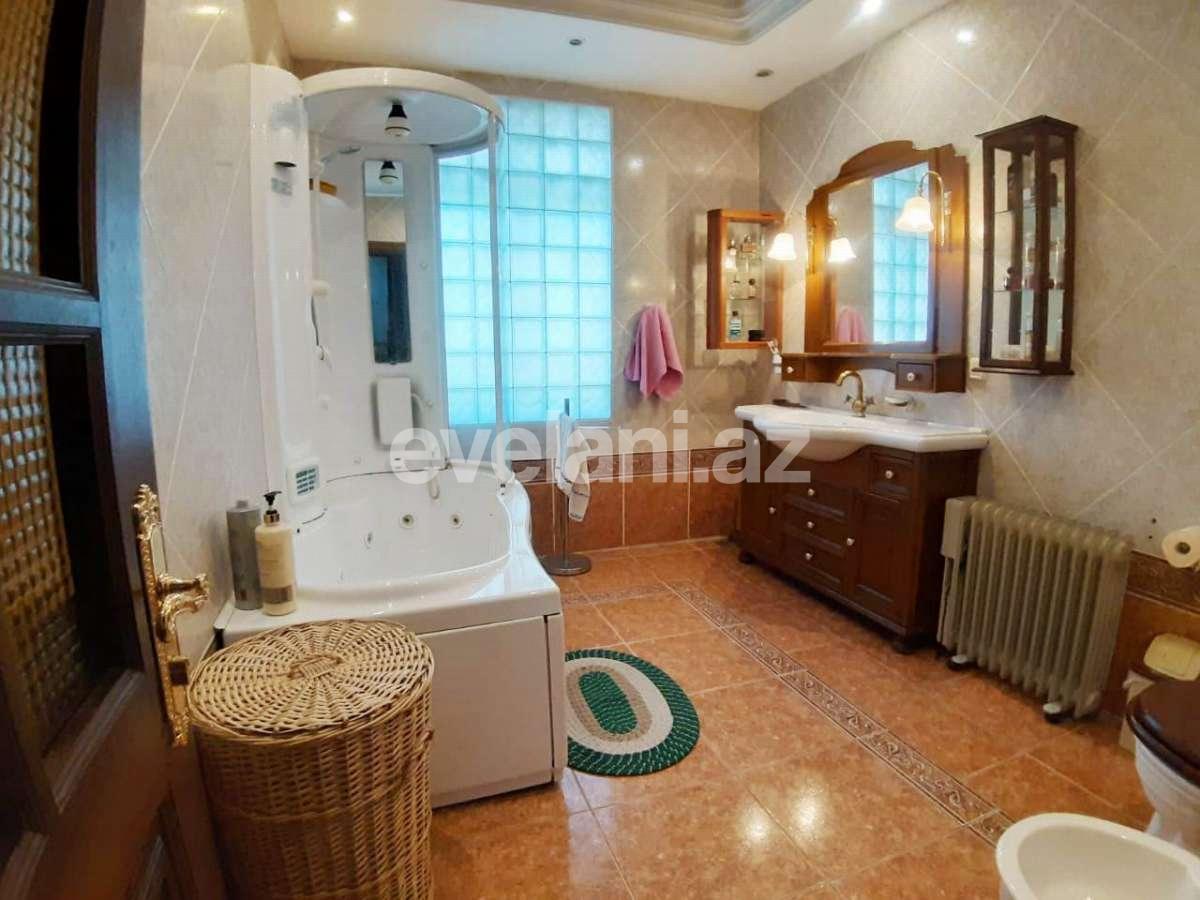 Sale, old building, 5 room, 147 m², Elmlar Akademiyası m.