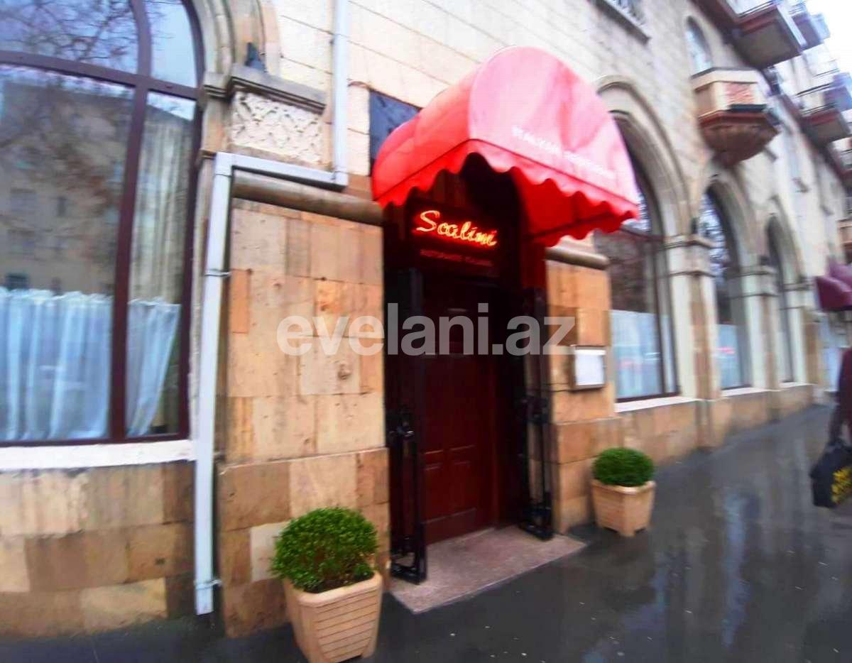 Sale, old building, 5 room, 147 m², Elmlar Akademiyası m.