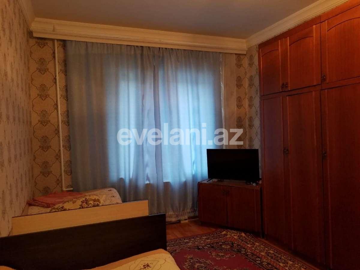 Sale, old building, 3 room, 80 m², Inshaatchilar m.