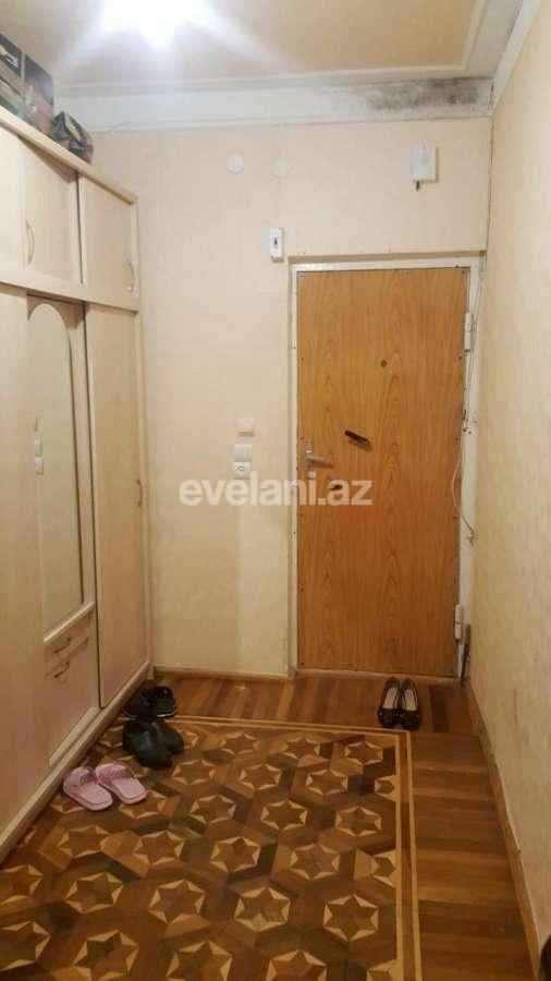 Satılır, köhnə tikili, 3 otaqlı, 75 m², İnşaatçılar m.