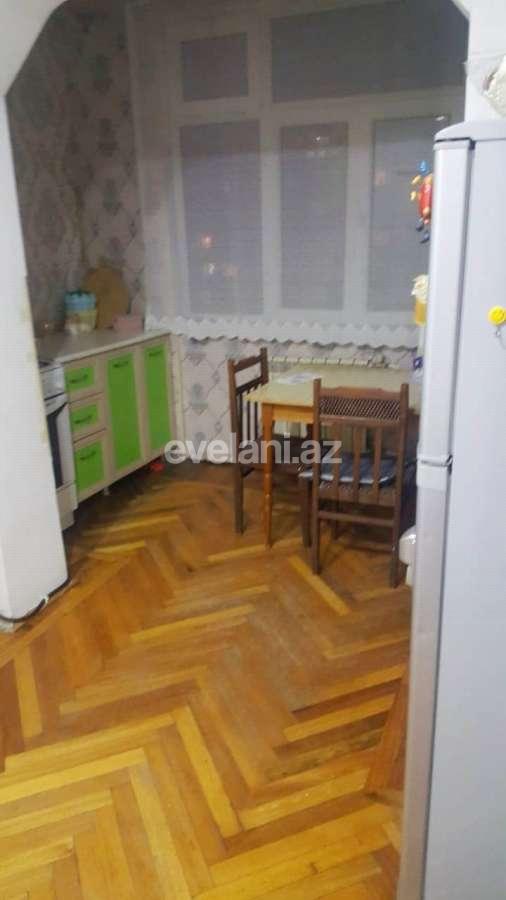 Satılır, köhnə tikili, 3 otaqlı, 75 m², İnşaatçılar m.