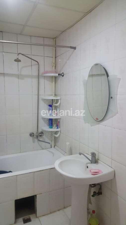 Satılır, köhnə tikili, 3 otaqlı, 75 m², İnşaatçılar m.