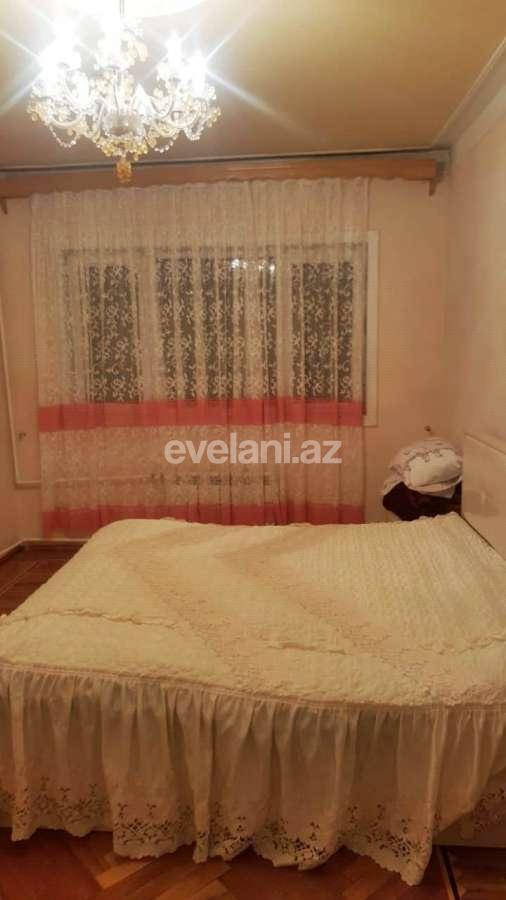 Satılır, köhnə tikili, 3 otaqlı, 75 m², İnşaatçılar m.