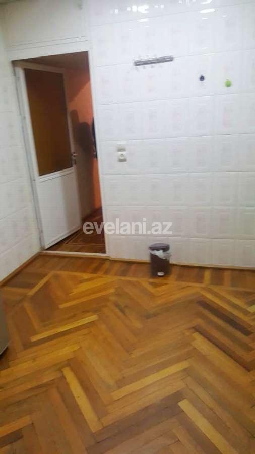 Satılır, köhnə tikili, 3 otaqlı, 75 m², İnşaatçılar m.