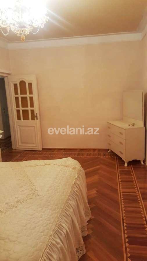 Satılır, köhnə tikili, 3 otaqlı, 75 m², İnşaatçılar m.
