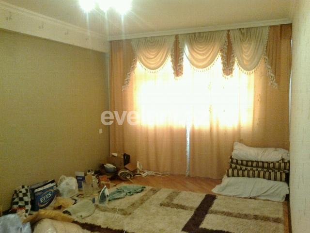 Satılır, yeni tikili, 4 otaqlı, 132 m², İnşaatçılar m.