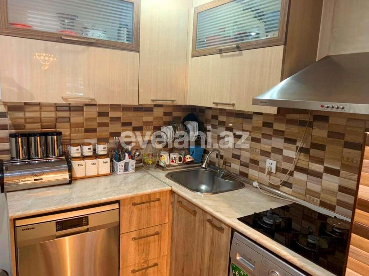 Sale, old building, 3 room, 75 m², Elmlar Akademiyası m.