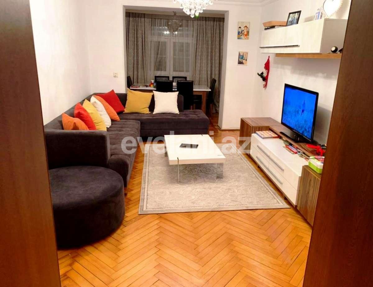 Sale, old building, 3 room, 75 m², Elmlar Akademiyası m.