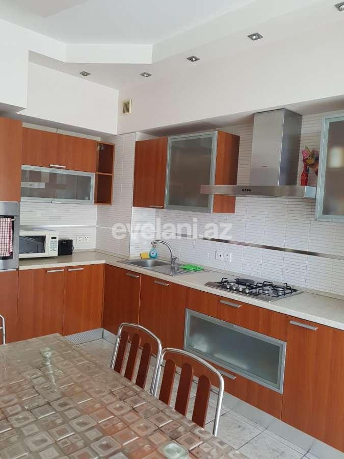 Kirayə verilir, yeni tikili, 3 otaqlı, 125 m², İnşaatçılar m.